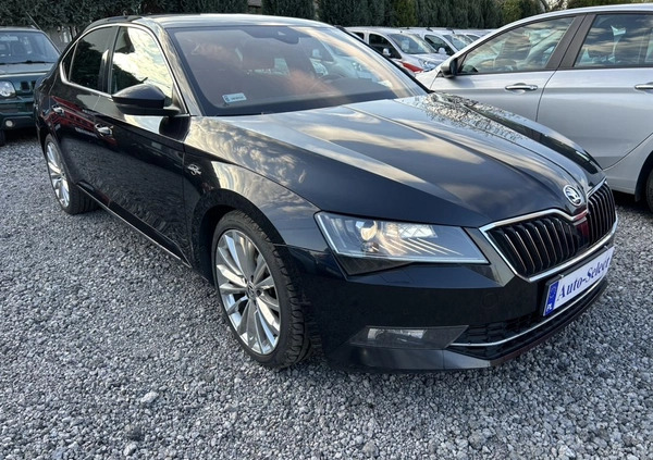 Skoda Superb cena 102200 przebieg: 235000, rok produkcji 2019 z Krzepice małe 781